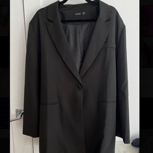 Oversize black blazer